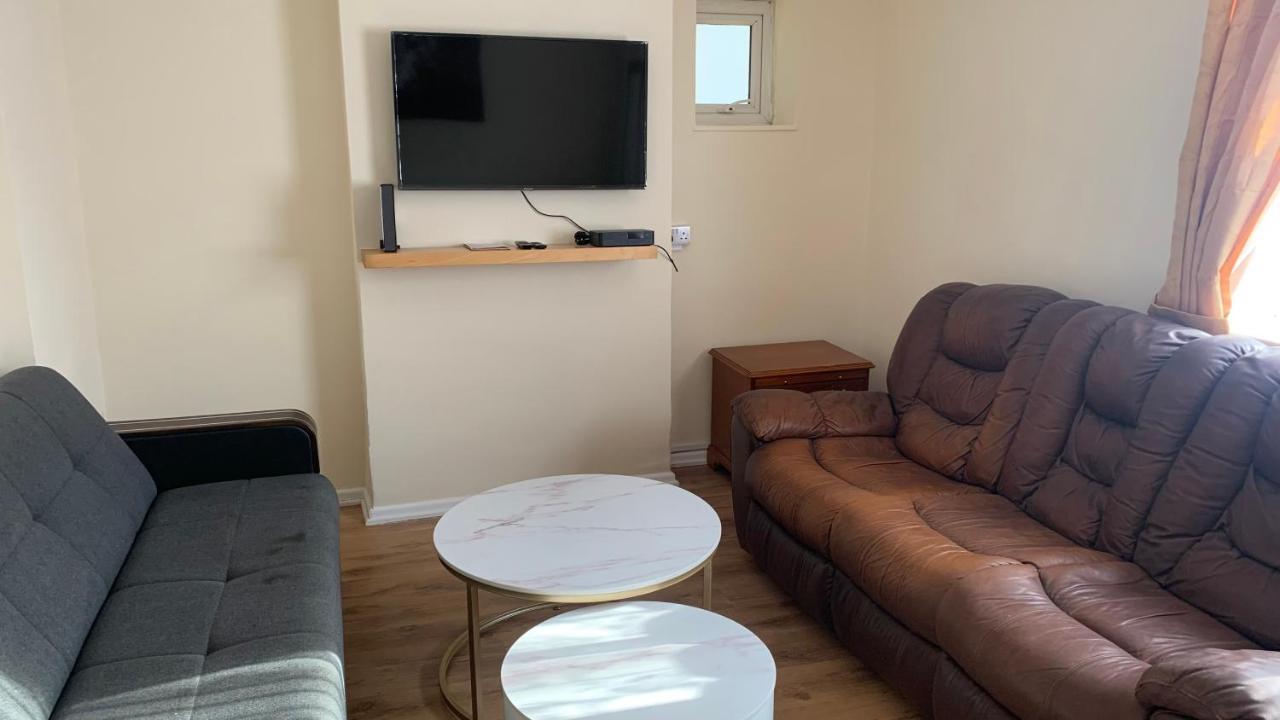 Two Bed Holiday Apartment London Bagian luar foto