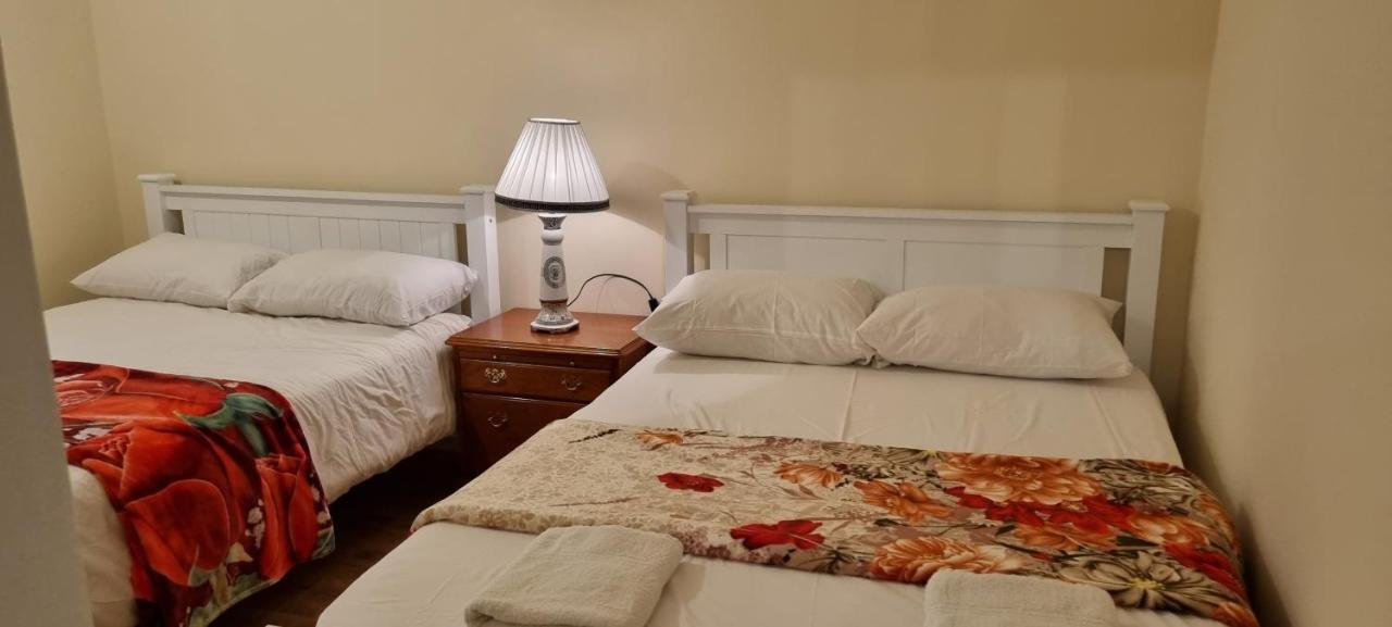 Two Bed Holiday Apartment London Bagian luar foto